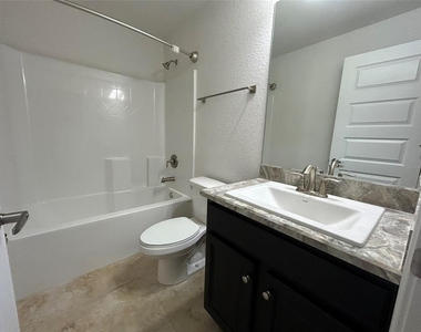 1923 Villia Street - Photo Thumbnail 17