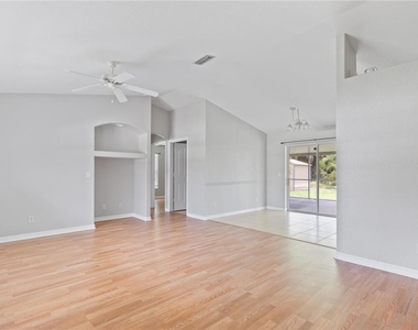 2745 Nellie Lane - Photo Thumbnail 7