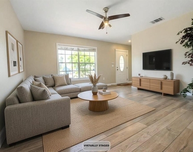 6734 Stardust Avenue - Photo Thumbnail 9