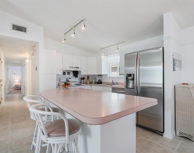 2804 Avenue C - Photo Thumbnail 7