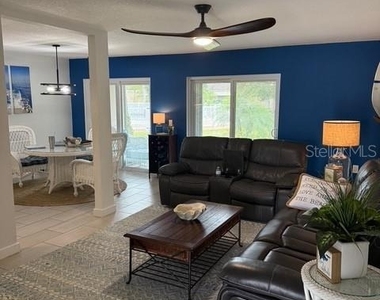 6301 Manatee Avenue W - Photo Thumbnail 9