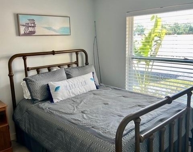 6301 Manatee Avenue W - Photo Thumbnail 11