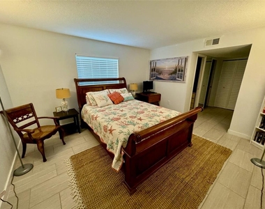 6301 Manatee Avenue W - Photo Thumbnail 13