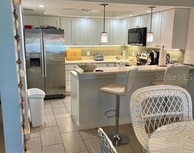 6301 Manatee Avenue W - Photo Thumbnail 7