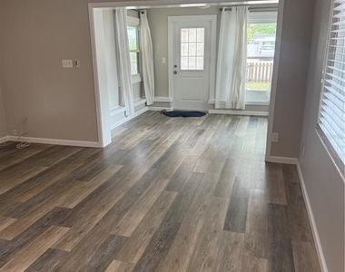2716 Blossom Drive - Photo Thumbnail 4