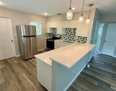 2716 Blossom Drive - Photo Thumbnail 3