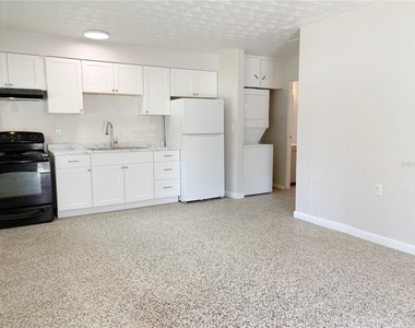 219 21st Street E - Photo Thumbnail 3