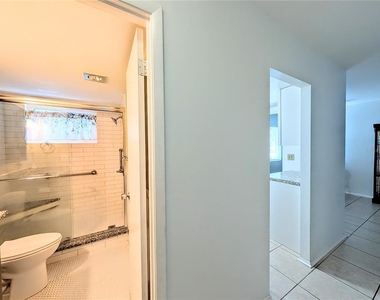 5872 Easy Street - Photo Thumbnail 15