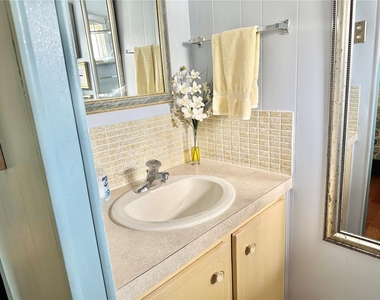 1706 Wisconsin Avenue - Photo Thumbnail 15