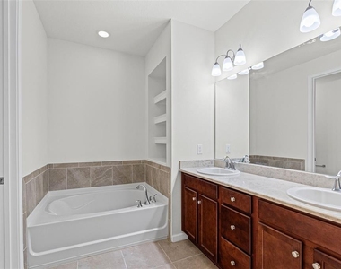 5248 Blossom Cove - Photo Thumbnail 18