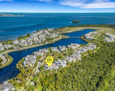 289 Sapphire Lake Drive - Photo Thumbnail 54