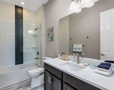 289 Sapphire Lake Drive - Photo Thumbnail 32