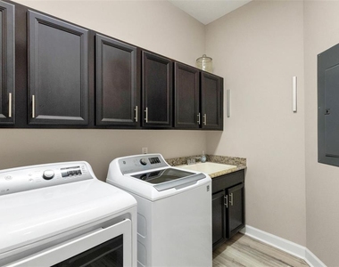 289 Sapphire Lake Drive - Photo Thumbnail 49