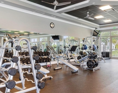 289 Sapphire Lake Drive - Photo Thumbnail 93