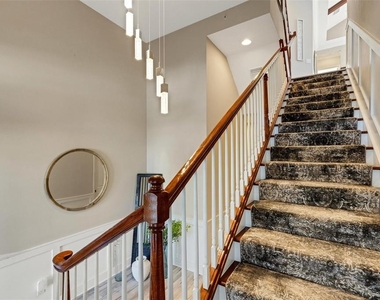 289 Sapphire Lake Drive - Photo Thumbnail 6