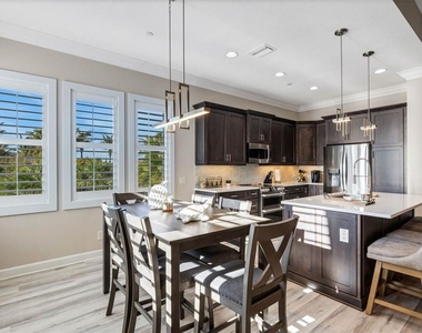 289 Sapphire Lake Drive - Photo Thumbnail 18