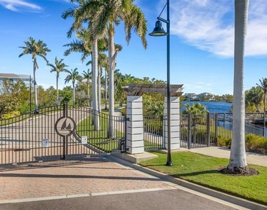 289 Sapphire Lake Drive - Photo Thumbnail 66