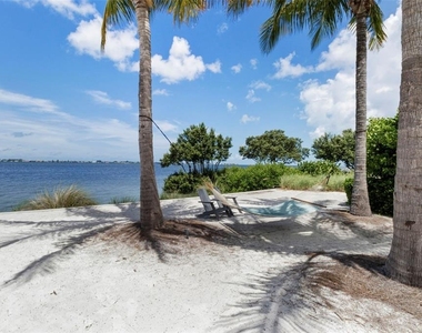 289 Sapphire Lake Drive - Photo Thumbnail 84