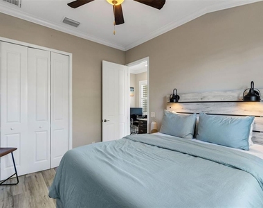 289 Sapphire Lake Drive - Photo Thumbnail 37