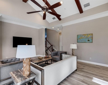 289 Sapphire Lake Drive - Photo Thumbnail 10
