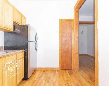 126 Graham Avenue - Photo Thumbnail 2