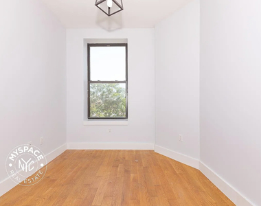 462 Pulaski Street - Photo Thumbnail 1