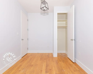 462 Pulaski Street - Photo Thumbnail 2