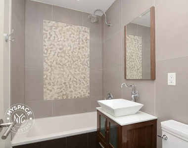 951 Prospect Place - Photo Thumbnail 6