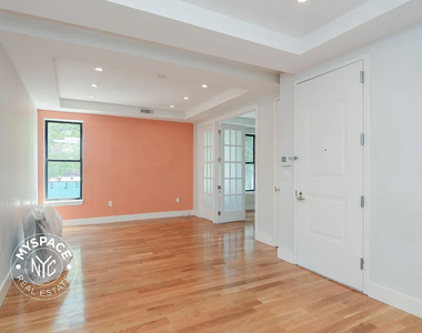 951 Prospect Place - Photo Thumbnail 1