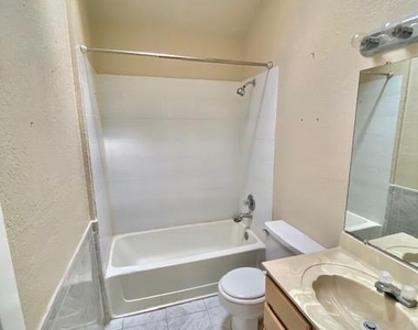 7421 Bishop Flores Drive - Photo Thumbnail 16