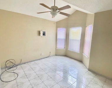 7421 Bishop Flores Drive - Photo Thumbnail 4