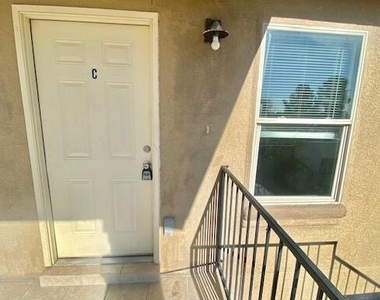 545 East Road - Photo Thumbnail 3