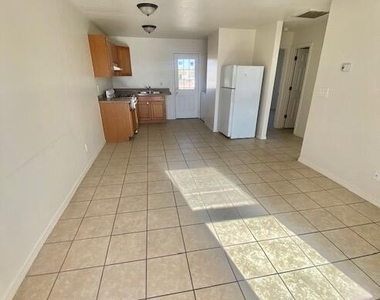 545 East Road - Photo Thumbnail 6