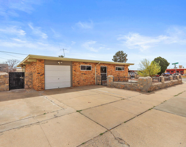 5201 Cornell Avenue - Photo Thumbnail 6