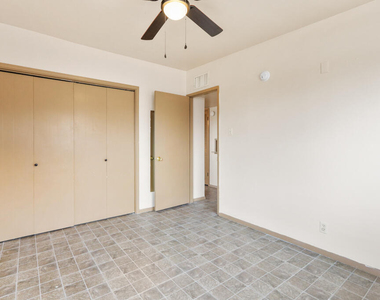 5201 Cornell Avenue - Photo Thumbnail 9
