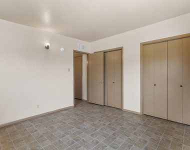 5201 Cornell Avenue - Photo Thumbnail 31