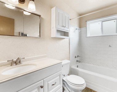 5201 Cornell Avenue - Photo Thumbnail 30