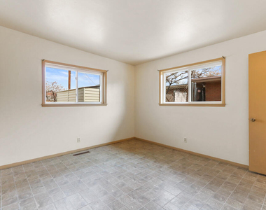 5201 Cornell Avenue - Photo Thumbnail 10
