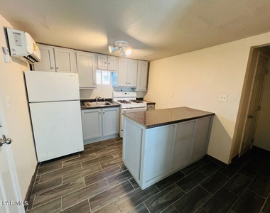 7182 Ponce Drive - Photo Thumbnail 2