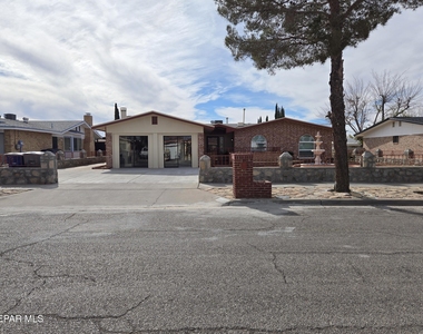 11188 Shoreline Drive - Photo Thumbnail 3