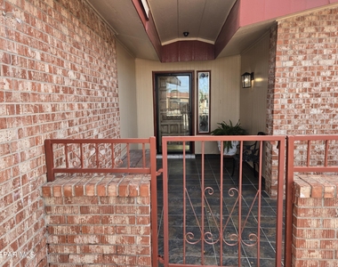 11188 Shoreline Drive - Photo Thumbnail 2