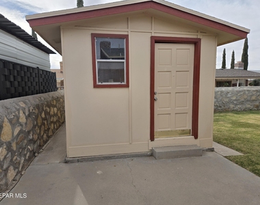 11188 Shoreline Drive - Photo Thumbnail 23