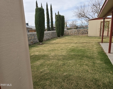 11188 Shoreline Drive - Photo Thumbnail 24