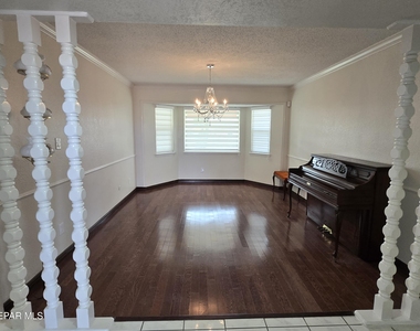 11188 Shoreline Drive - Photo Thumbnail 4