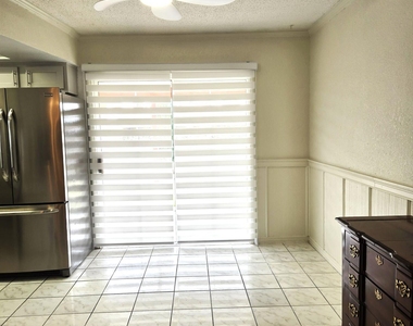 11188 Shoreline Drive - Photo Thumbnail 22