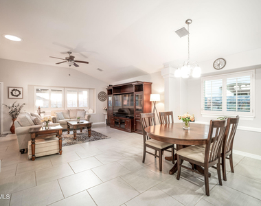 11364 Bullseye Street - Photo Thumbnail 2