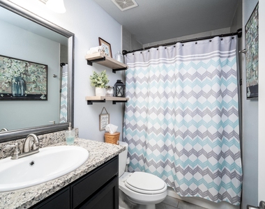 11364 Bullseye Street - Photo Thumbnail 13