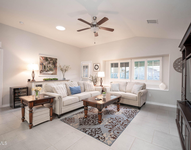 11364 Bullseye Street - Photo Thumbnail 7