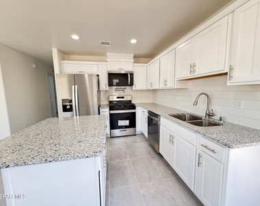 12464 Cayo Norte Drive - Photo Thumbnail 11