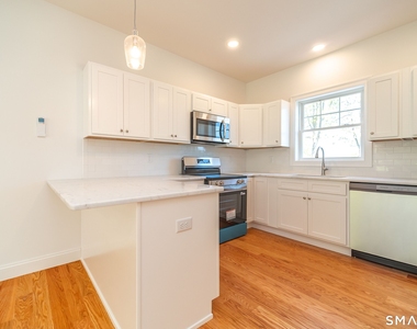 1154 Poquonnock Road - Photo Thumbnail 4